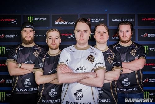 资讯绝地求生大逃杀 天助我也，敌人竟被炸死