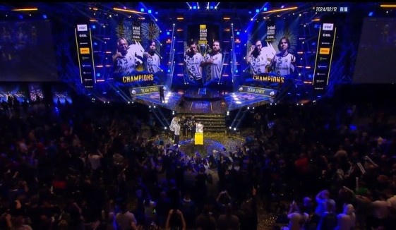 FNC赛场返图：第一周结果并不理想 我们会加紧调整过来 越来越好